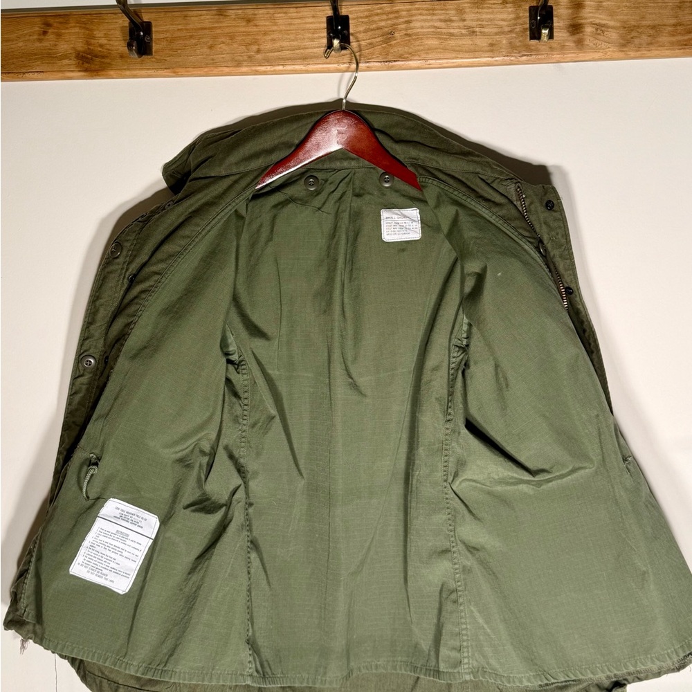 Love this jacket! Unfortunately it is too small for me. I am a 42R (size 38-40). - Picture 3 of 7